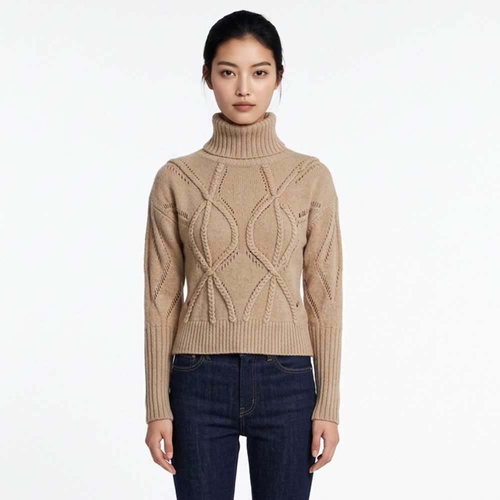 Donna Karan 100% Cashmere Oversized Beige Turtleneck